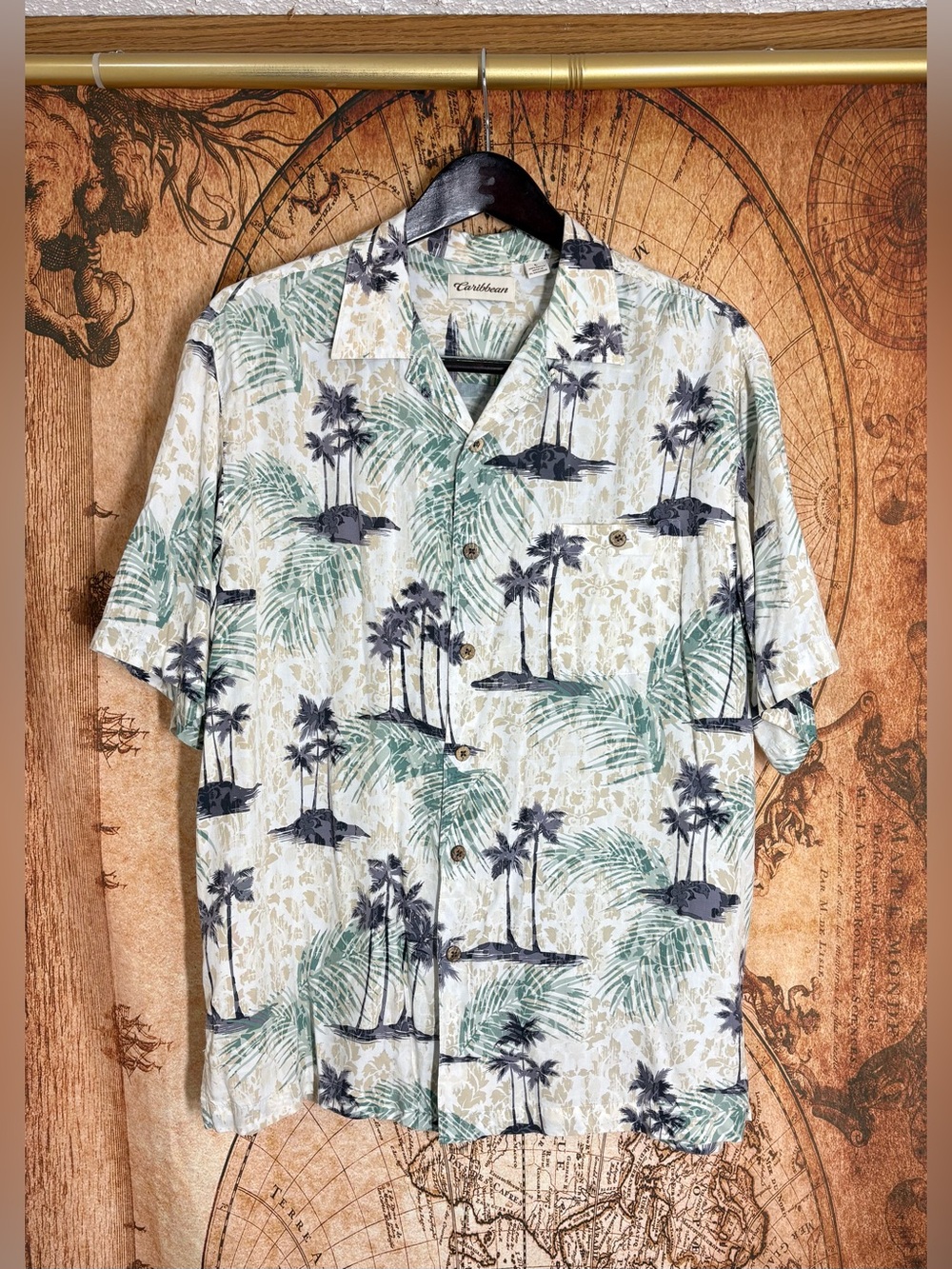 Men’s Large Caribbean Shirt Tropical Island Beach Palm Tree Super Lite Rayon EUC